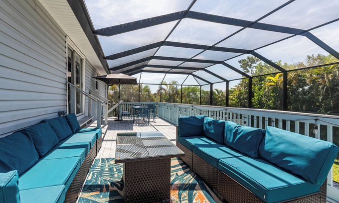 Jacarandas House | Tranquil 6-bedroom house with AC, heated pool, and plenty of space in Cape Coral