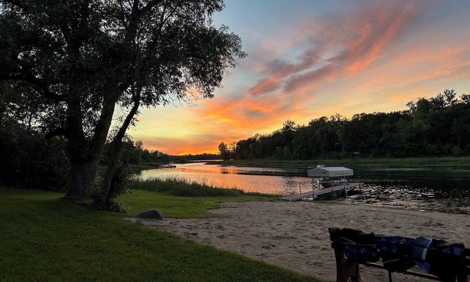 Erskine Cabin | Tranquil cabin with AC on charming Lake Sarah.