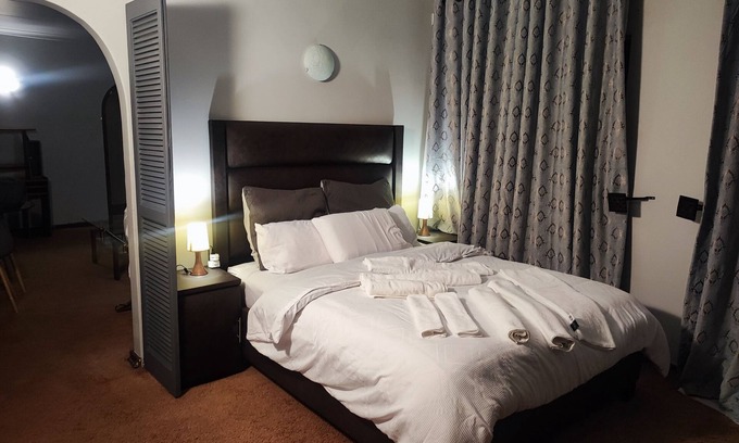 Boksburg Cottage | Tranquil cottage with WiFi and pool in Boksburg; Home away from home.