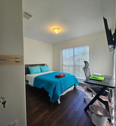 Stafford House | Tranquil Cozy Guest House with Kitchen Beautiful