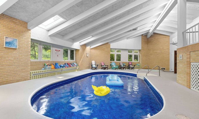 Rockford House | Tranquil Escape Indoor Pool Spa Arcade
