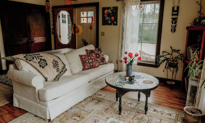 West Buxton House | Tranquil garden retreat located on 15private acres