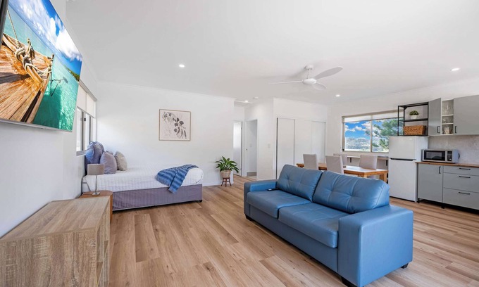 Rosemount Apartment | Tranquil Hillside Guest House Getaway