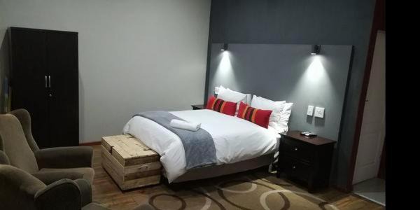 Komani Bed & Breakfast | Tranquil House B&B @ 121 Berry St