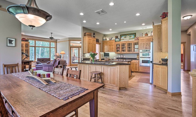 Lake Elmo House | Tranquil Lake Elmo Farmhouse: Hiking Nearby!