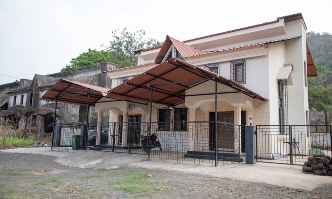 Karjat Villa | Tranquil Oasis - A Villa Escape 6BHK with AC, Wi-Fi