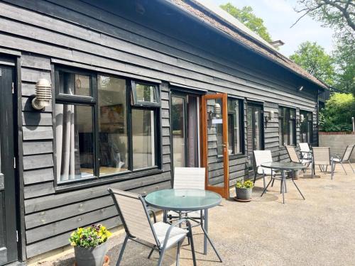 West Grinstead House | Tranquil One Bedroom Countryside Retreat