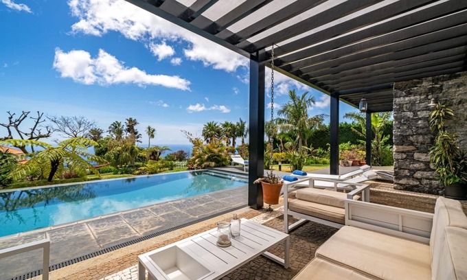 Prazeres Villa | Tranquil premium villa and garden|Garden Paradise