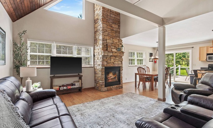 Rome House | Tranquil Retreat on Lake Arrowhead Golf Coursen