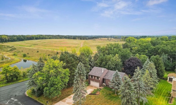 Lake Elmo House | Tranquil rural area, near major roads and shops