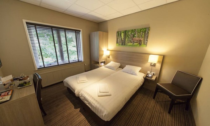 Beekbergen-West Hotel | Tranquil Setting with Bike Rentals and Family Attractions Nearby! Free Parking