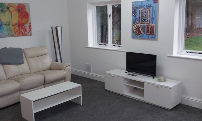 Howlett End Apartment | Tranquil Thaxted Apartment with 2 Bedrooms