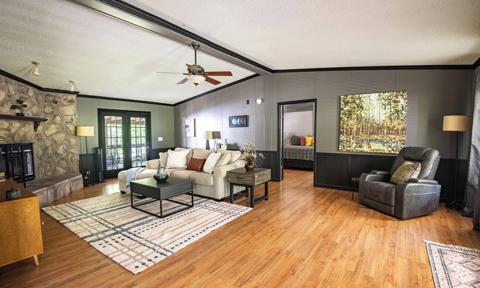 Green Pond House | Tranquil Trails – Hot Tub Porch Fenced Yard