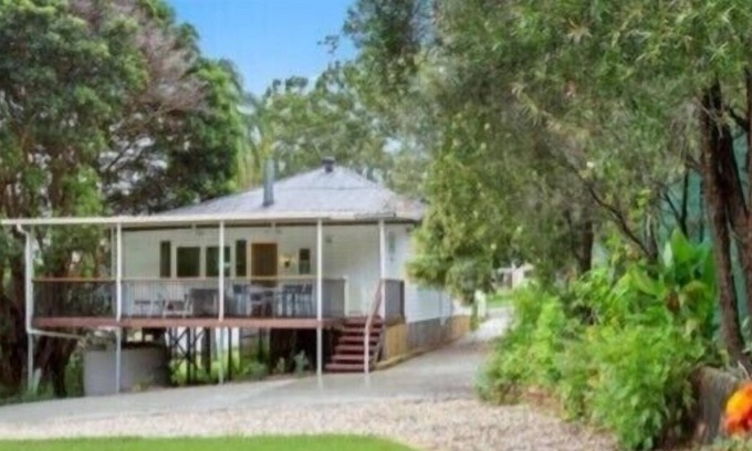 Ipswich House | Tranquility home in Coalfalls (Ipswich 4305)1 km to shop and 5mi. to RIVERLINK.