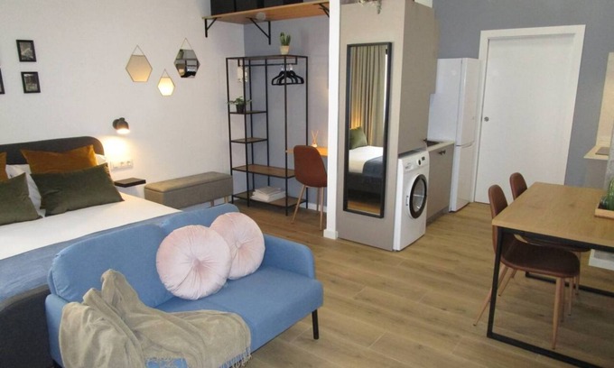 Safranar Apartment | Travel Habitat Patraix Suite with Terrace