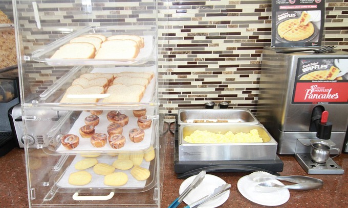 Three Bridges Hotel | Travel Inn & Suites