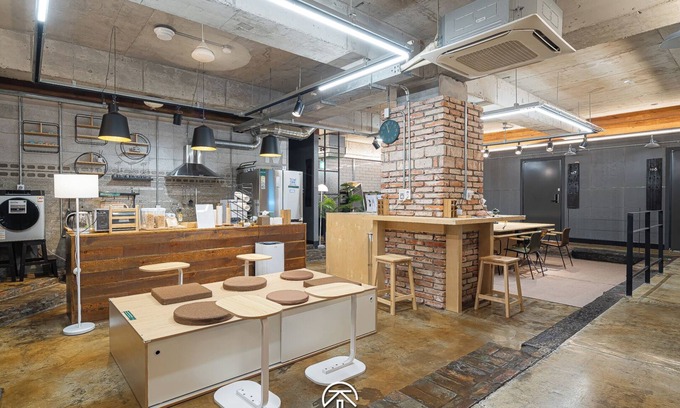 Busanjin Hostel | Travel Light Hostel