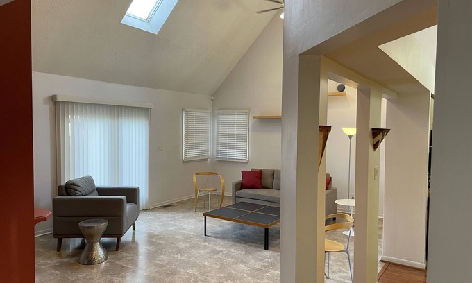 Indianapolis House | Travel Pros' Furnished HOUSE at Unfurnished Price!