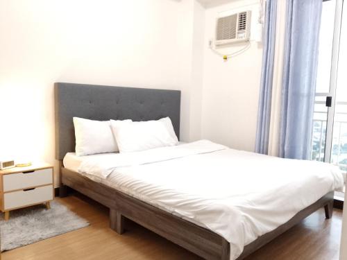 A. Bonifacio Apartment | Traveler Residence by Celandine