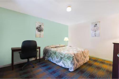 Blue Jay Hotel | Travelers Inn by OYO Beaver, Hwy 19