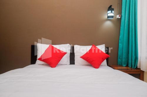 Semarang Hotel | Travelista Homestay near GOR Candradimuka Semarang Mitra RedDoorz