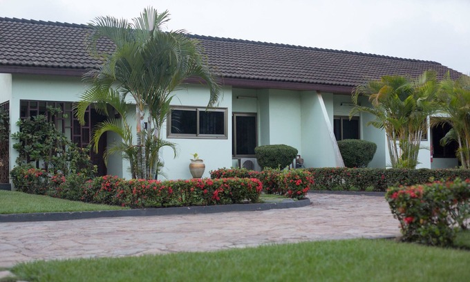 North Legon Cottage | Traveller's Palm Court