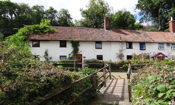 Horner House | TRAVELLERS REST, pet friendly, with open fire in Wheddon Cross