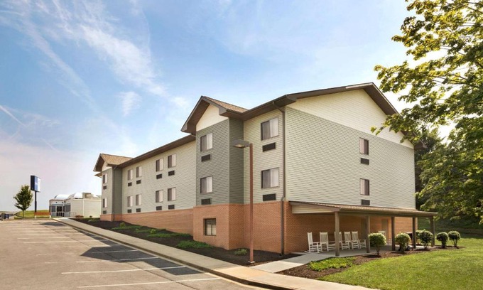 Brunswick Hotel | Travelodge by Wyndham Brunswick near Fredrick
