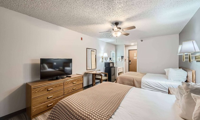 Del Camino Hotel | Travelodge by Wyndham Longmont