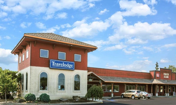 Halsey Hotel | Travelodge by Wyndham Pioneer Villa