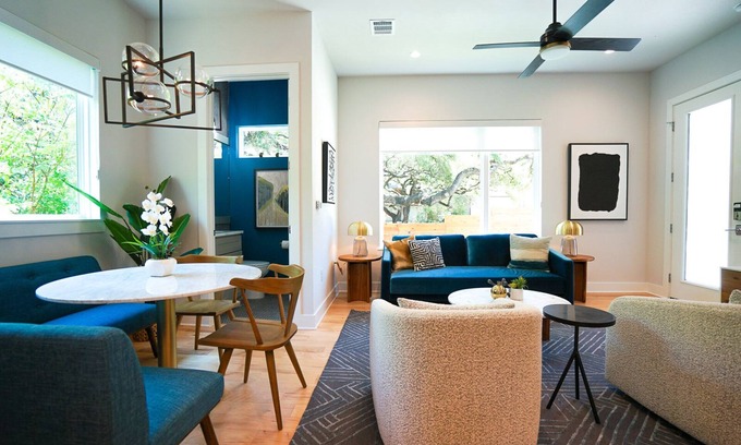 Riverside House | Travis Heights Getaway - Stamford B!