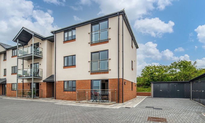 Trearddur Bay Apartment | Trearddur bay - Ground floor new build apartment blue flag beach 3 mins