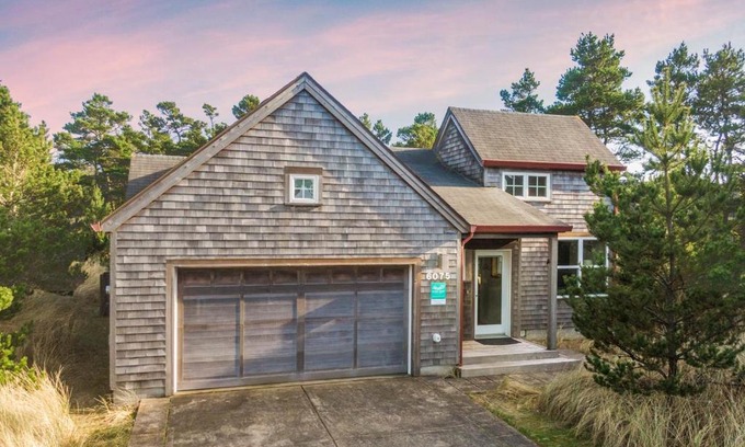 Shorepine Village House | Treasure Chest