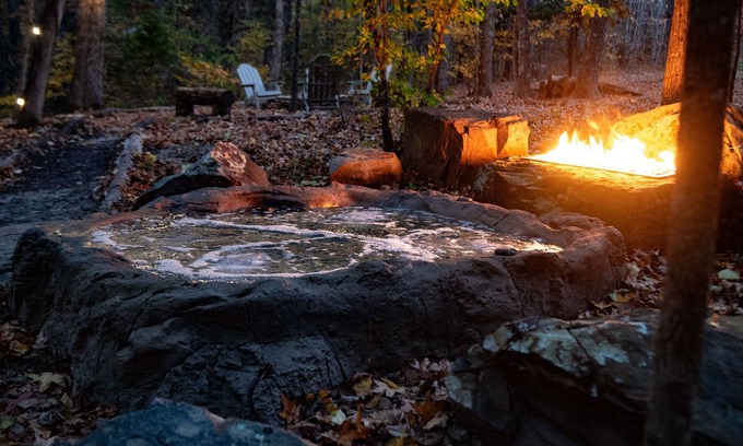 Saint Joe Ski Chalet | Tree Loft Rock Hot Tub Buffalo River