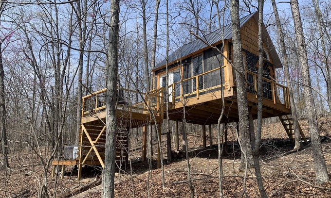 Fletcher Cabin | Treehouse and Hot Tub on 10acres - Pet Friendly!