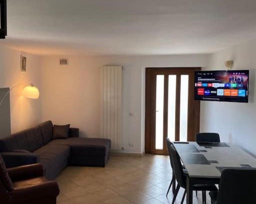 Longano Apartment | TreeStay - Ampio appartamento moderno completo di tutto