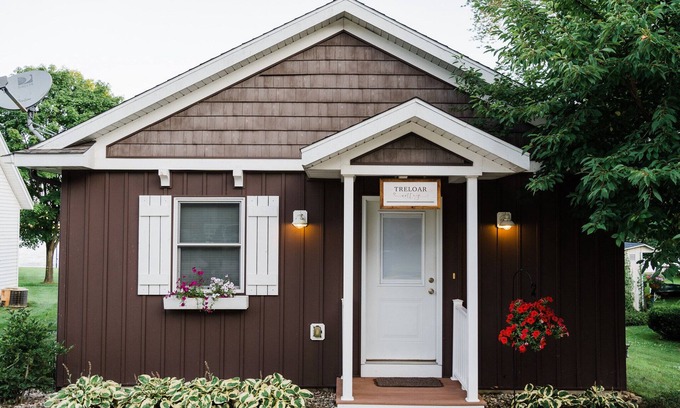 Allegan House | Treloar Lakeside Cottage