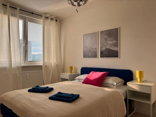 Juh Apartment | Trendy City Apartment