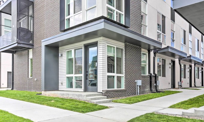 Sloan Lake Apartment | Trendy Denver Townhome - Walk to Mile High Stadium