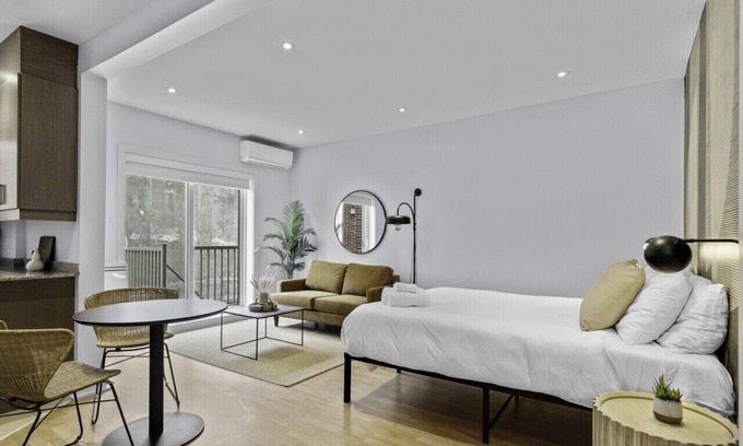 La Petite-Patrie Apartment | Trendy Open-Space Studio by Jean Talon Market