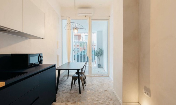 Benimaclet Apartment | Trendy Retreat in Valencia