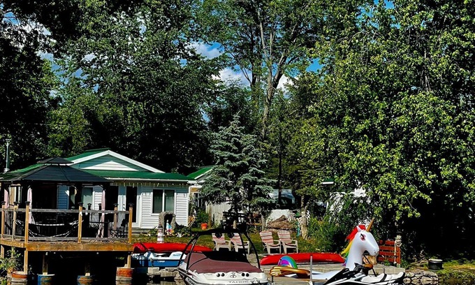 Trent Hills Cottage | Trendy Trent River Retreat Lake House @Trent River