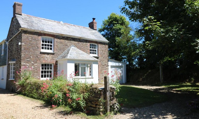 Wadebridge House | Trenouth Cottage