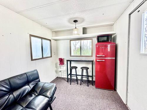 Bloomington House | Trestle Creeks Farmhouse Fort Tiny House