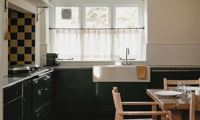 Stratton House | Trinity Farmhouse-Stunning House&Garden