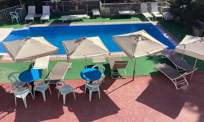 Is-Salina Bed & Breakfast | Triple bed & breakfast with AC and WiFi with pool and indoor pool