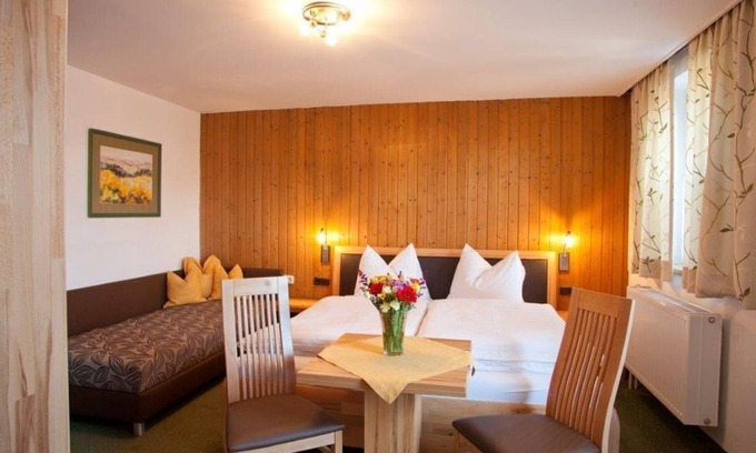 Faistenau Cottage | Triple Room - Pension Schierl