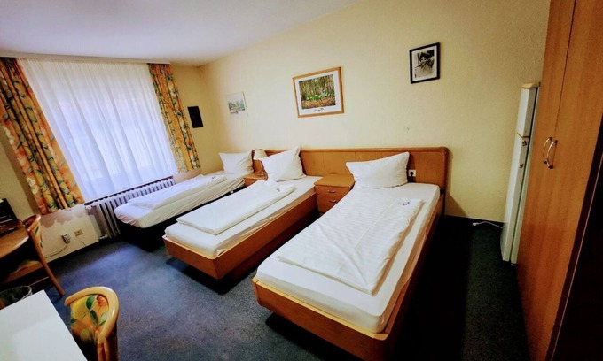 Rastatt Hotel | Triple room-Private Bathroom