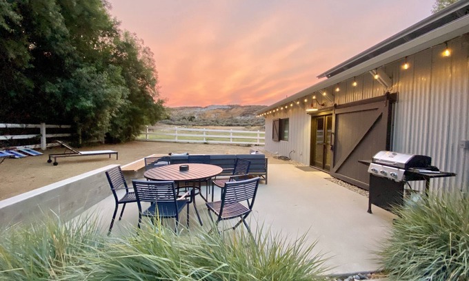Canyon Country House | Triumph Oaks Modern Ranch Guest House Farm Stay! Chickens, Goats & Horses!
