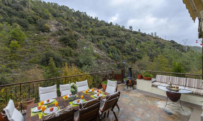 Kato Amiantos Villa | Troodos Riverside Cottage